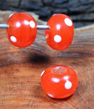 rote Tupfenperle