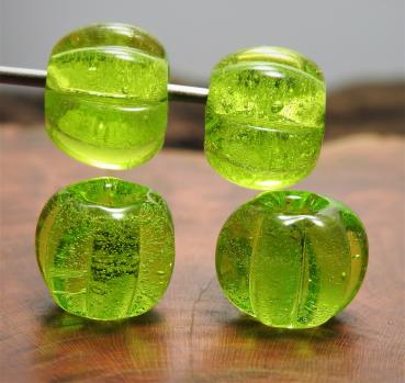 Perle gerippt helles grasgrün
