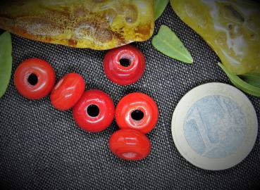 Preview: rote opake Glasperlen