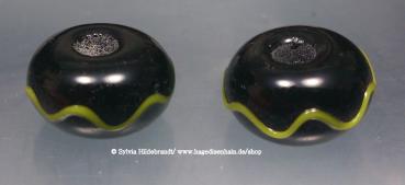 Historische Glasperle Haithabu – Schwarze Hallstatt-D-Perle mit gelber Wellenlinie
