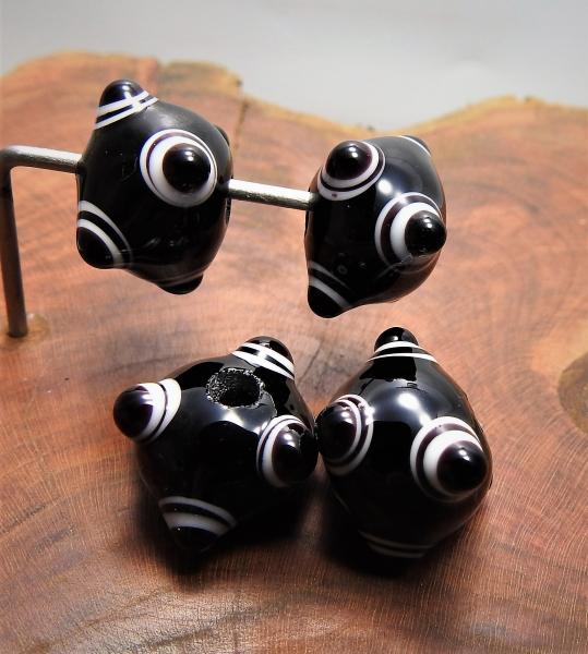 eyebead black