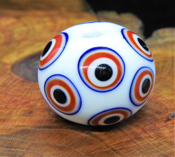 white eye bead