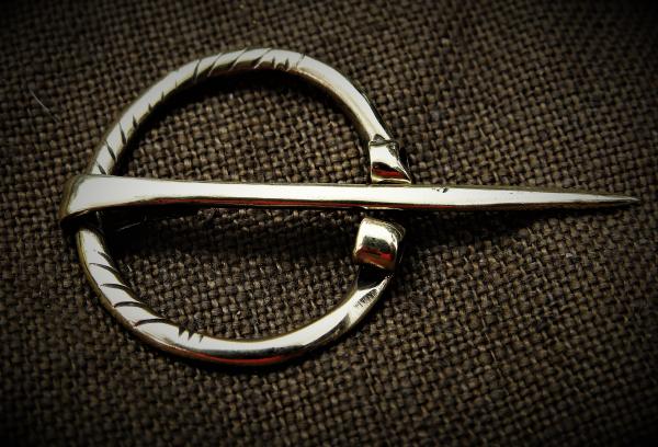 Ringfibel Bronze