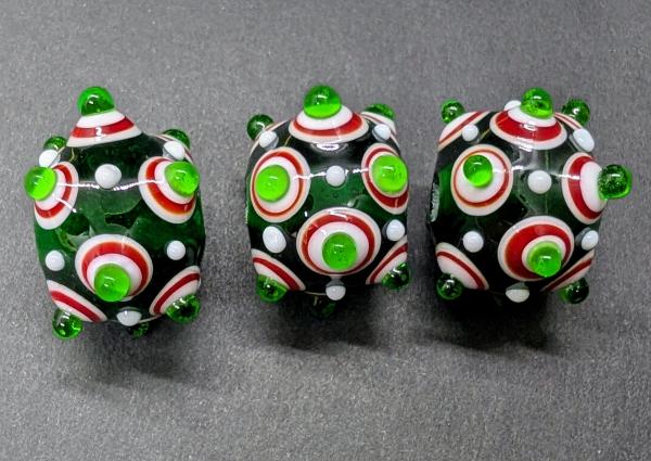 eye bead emerald green, white, red