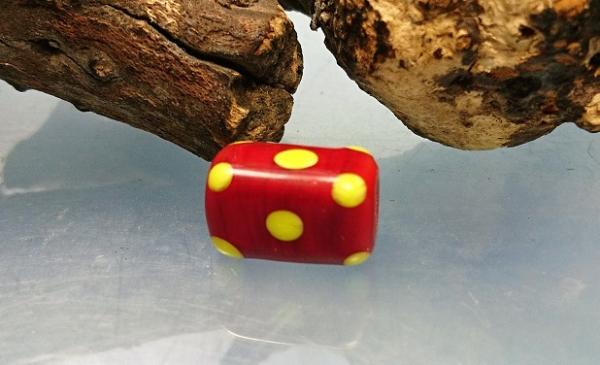 glass bead Kleinlangheim Germany 6./7. century